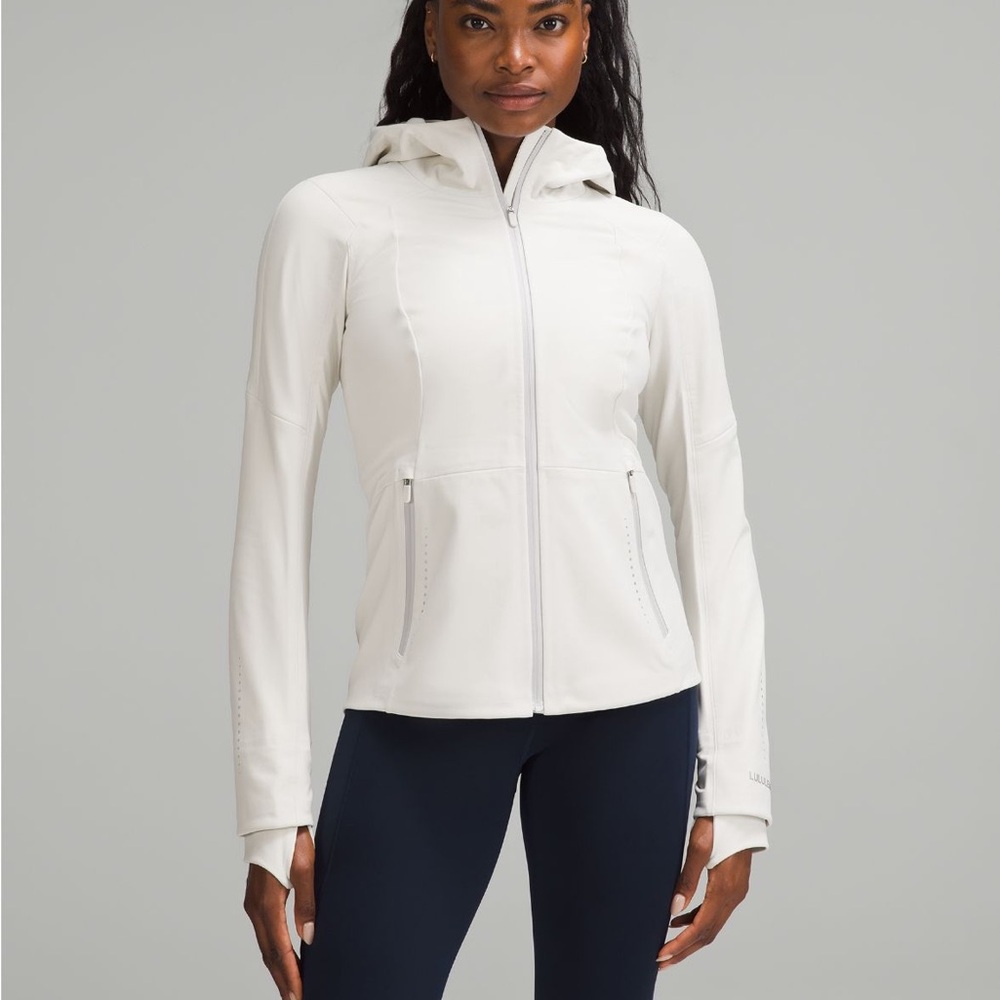 Lululemon cross chill jacket in bone size 8